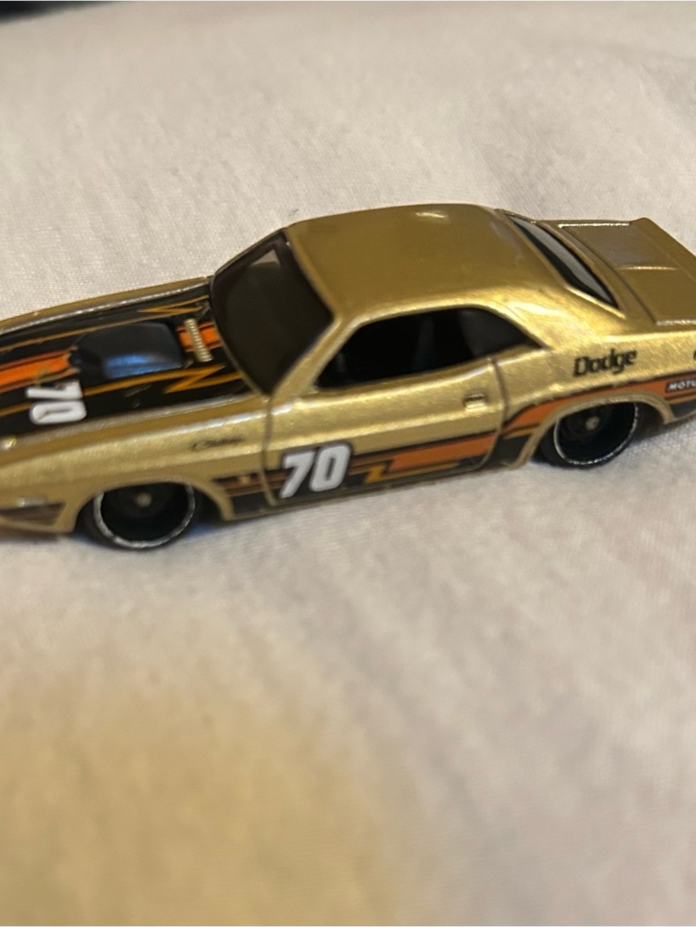 Loose Hot Wheels '70 Dodge Hemi Challenger Gold HW Nightspeed
